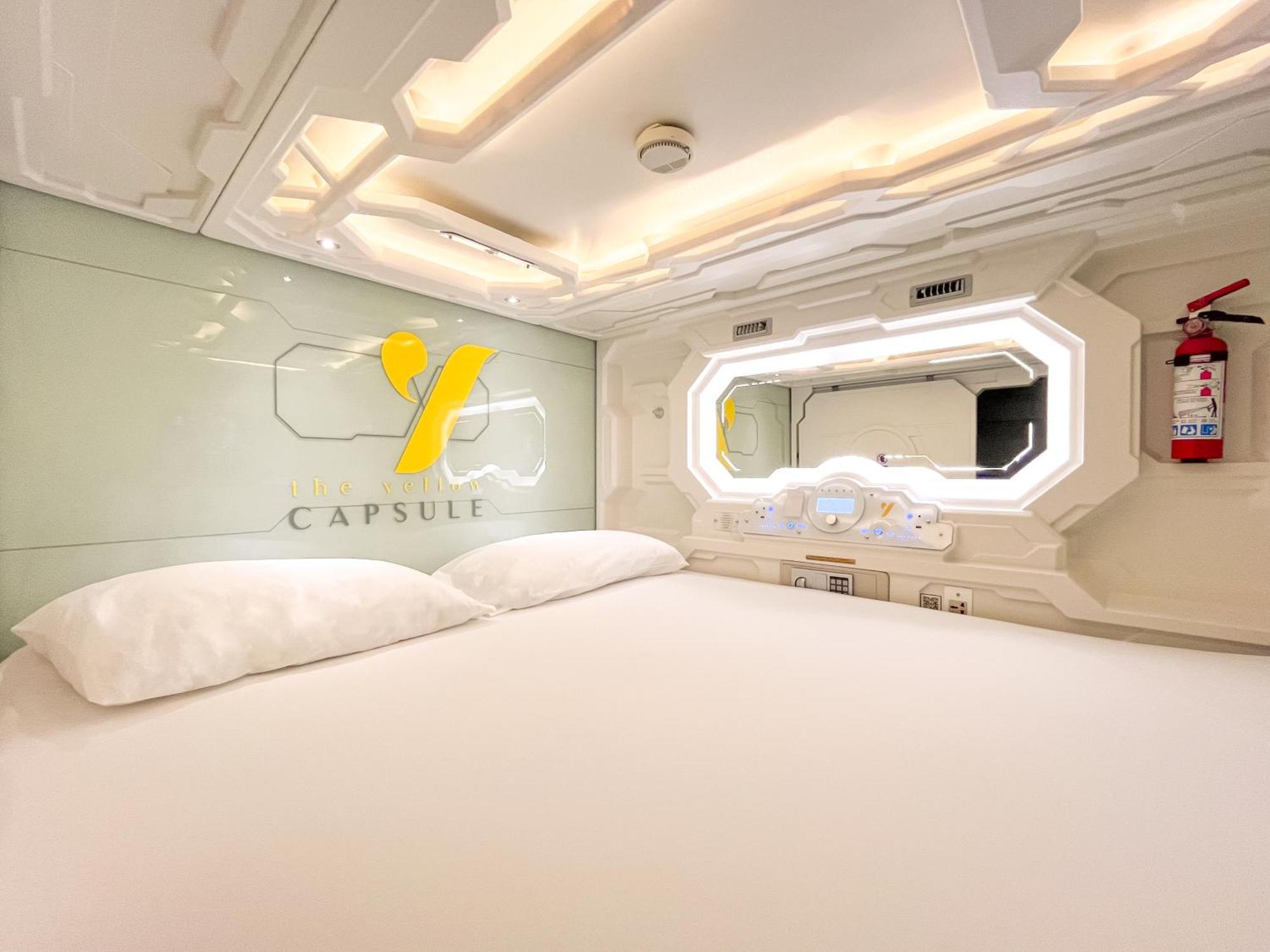 The Yellow Capsule Cancun Close To Airport Exterior foto