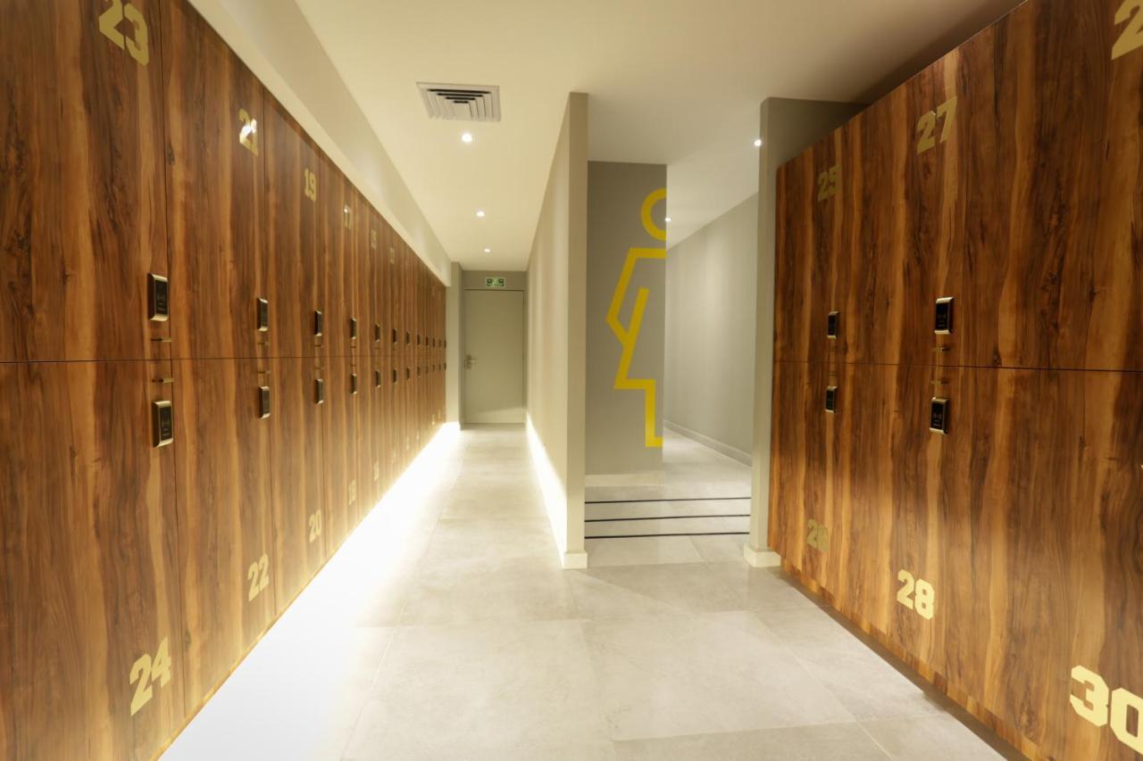 The Yellow Capsule Cancun Close To Airport Exterior foto